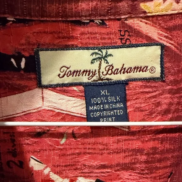 Tommy Bahama Red Silk Shirt Cool Yule Hawaiian - Picture 3 of 3